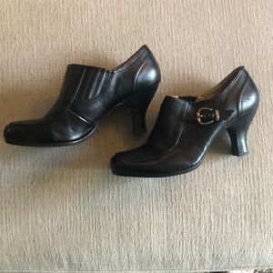 Ladies black slip on bootie